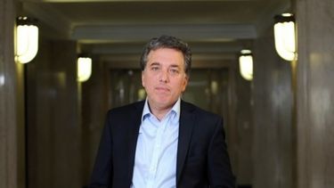 El Gobierno pretende cerrar paritarias con aumentos del 16% en 2018