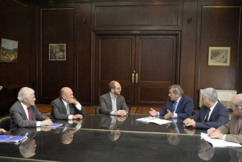 Piden al Gobierno bajar la presión impositiva y combatir la venta ilegal