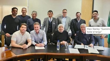 La reunión fue protagonizada por el titular de Camioneros, Hugo Moyano, y los representantes de las tres cámaras de la actividad (Faetyl, Fadeeeac y Catac).