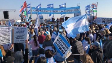 El campo se movilizó en varias ciudades contra el "intervencionismo estatal"