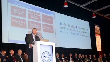 Buryaile pidió a productores de carne terminar con la evasión