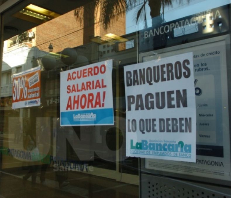 Qué hacer para no quedarse sin efectivo por el paro bancario