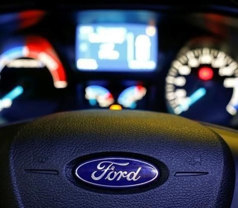 Ganancias de Ford cayeron más de 33% en el primer trimestre