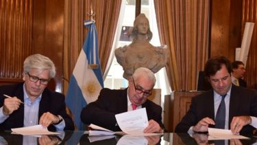 La Bolsa y CNV firmaron un convenio para agilizar el acceso al mercado