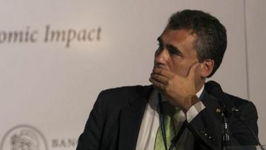 "Devaluar es un disparate"