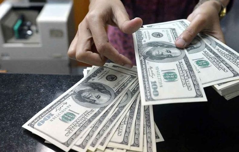 El dólar blue sube $340 en lo que va de 2024.