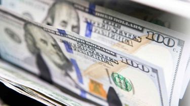 El dólar blue sube $420 en lo que va de 2024.