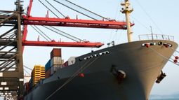 China eleva aranceles a las importaciones estadounidenses