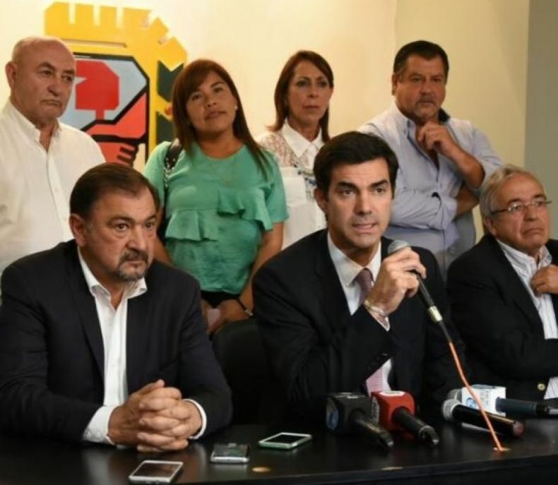 Gobernadores del PJ: "el Gobierno nacional es el que fija las tarifas"