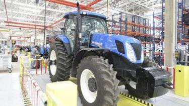 Distribuyen cupos de importación de tractores y camiones