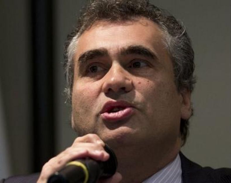 Devaluación y más deuda en la mira del Gobierno