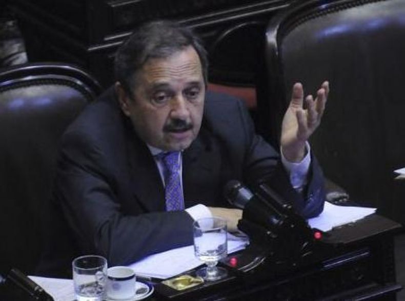 Alfonsín se mostró preocupado por las economías de los municipios bonaerenses