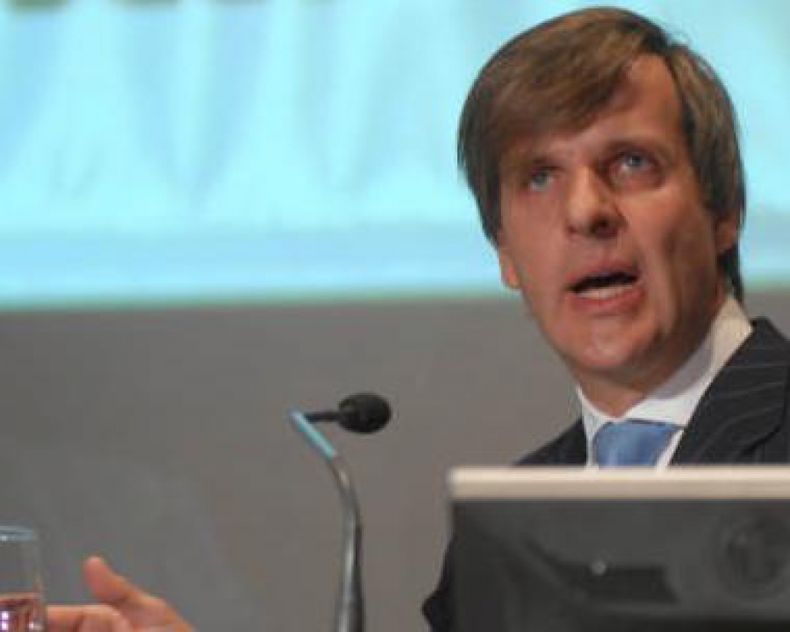Redrado pidió hacer foco en recuperar el trabajo y el salario real