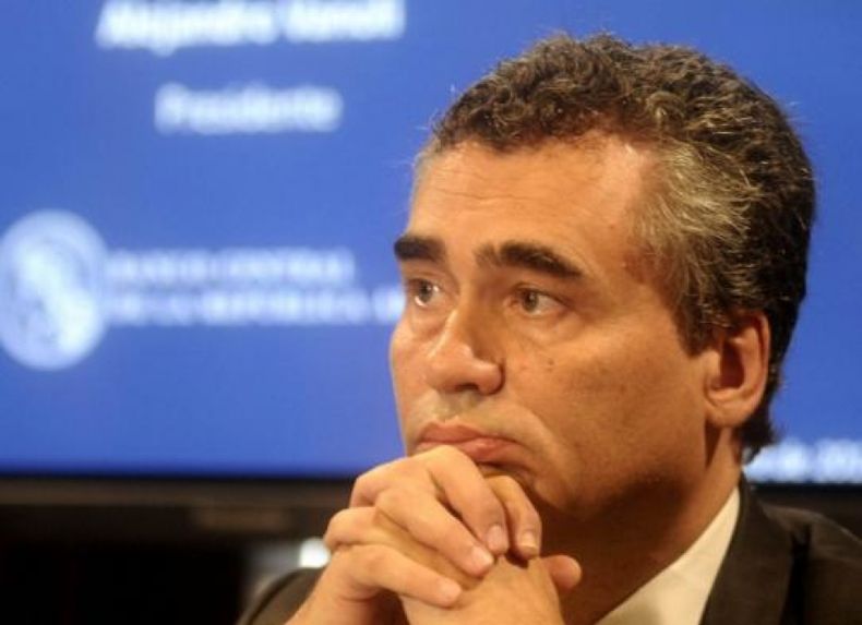 Finalmente denunciaron a Vanoli por operaciones de ventas de dólares a futuro