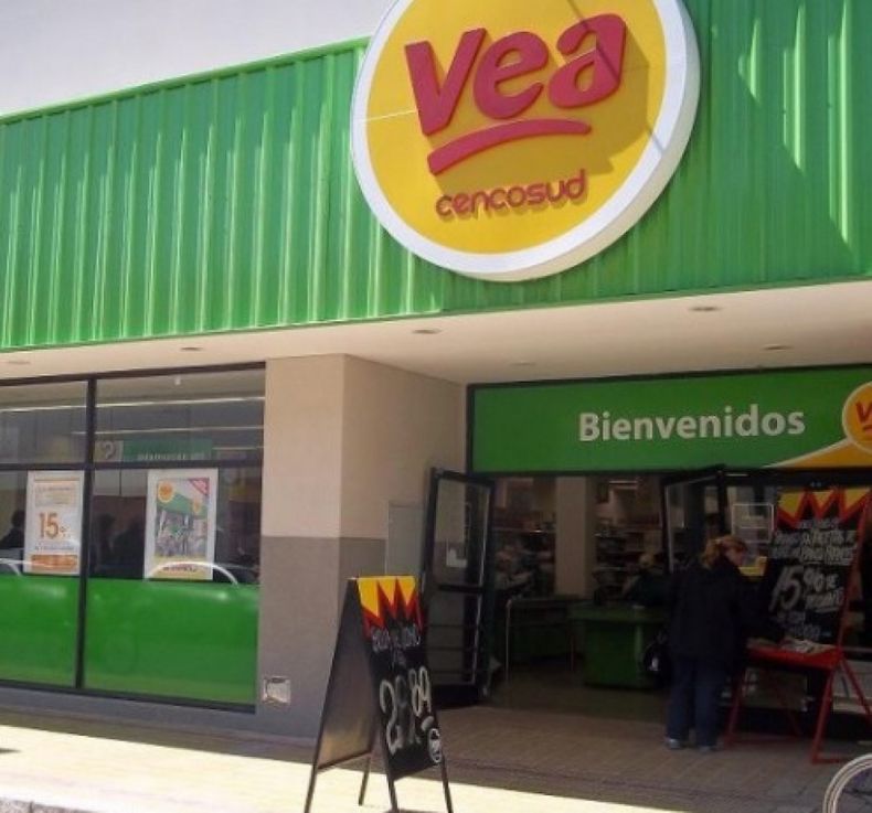 Multan a Cencosud por diferencia de precios en sus locales