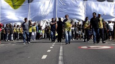 Lecheros acordaron un aumento del 15% con revisión en diciembre