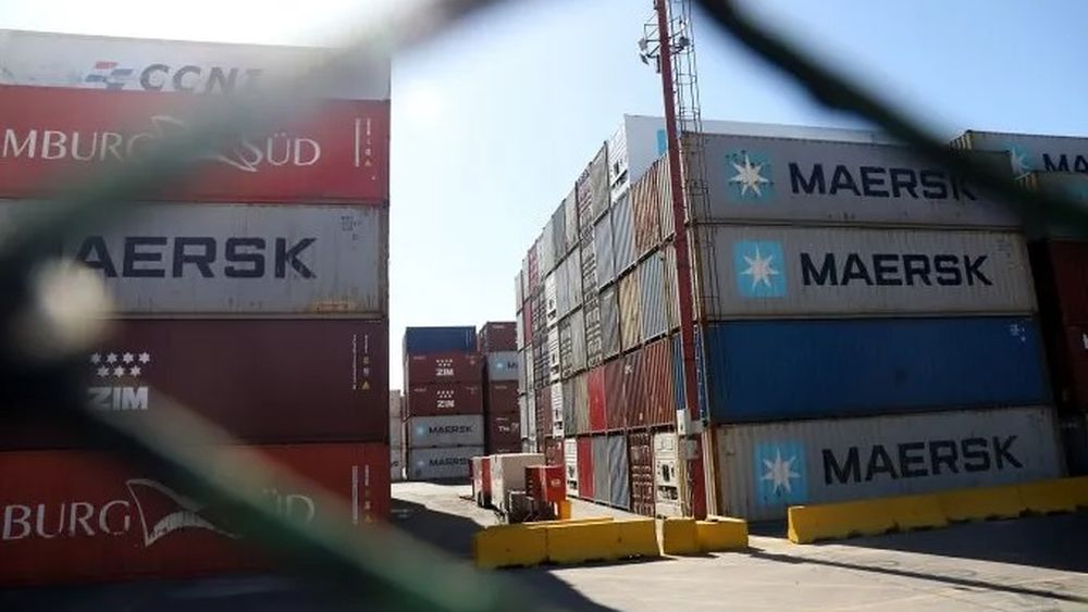 Las operaciones de compraventa de valores negociables con liquidación en moneda extranjera.