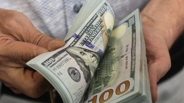 El dólar blue sube $380 en lo que va de 2024.